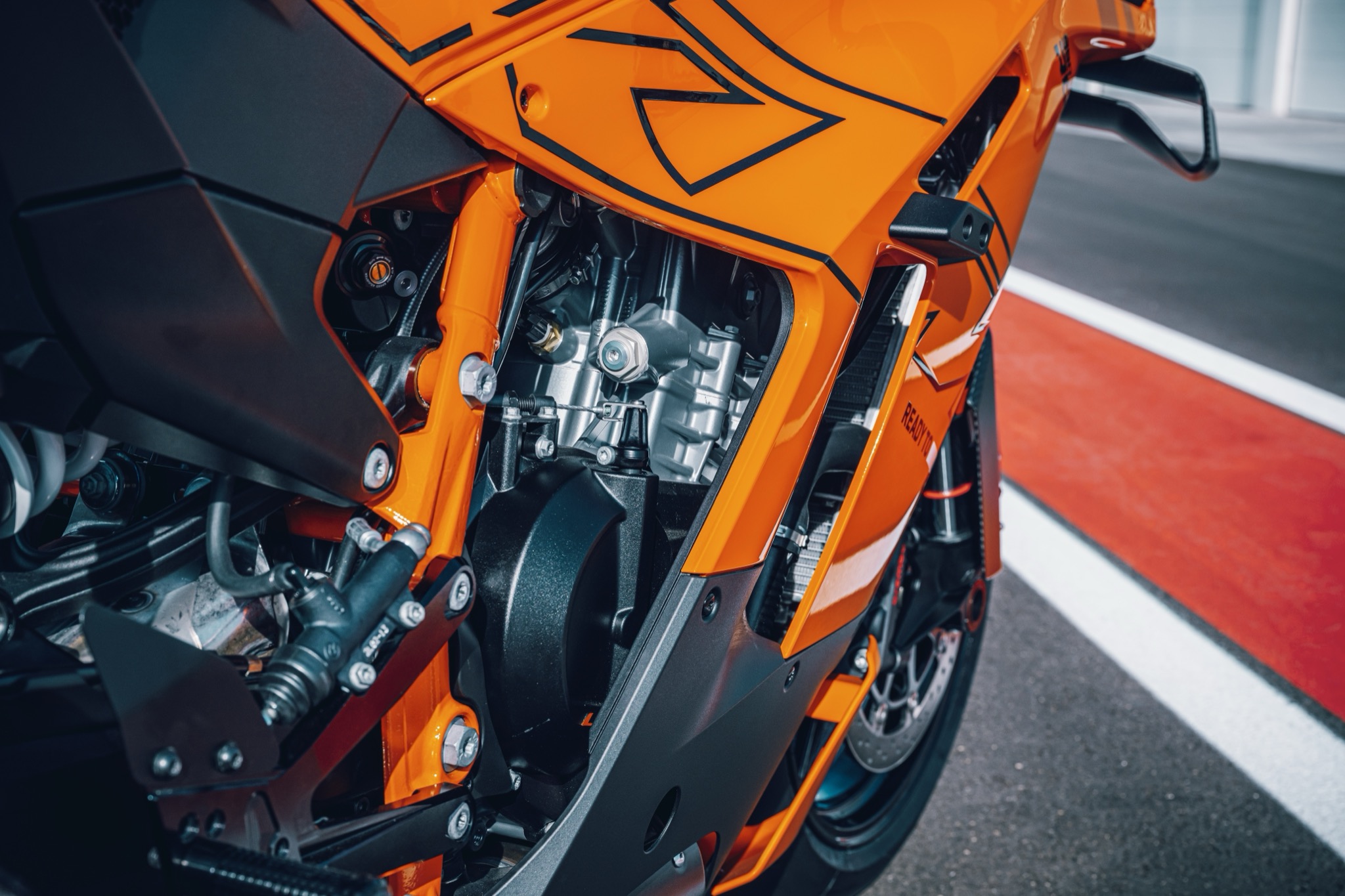 2026-KTM-990-RC-R-29