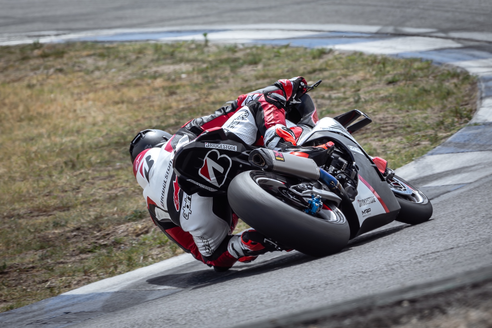 Bridgestone Battlax V03 – Le super-slick développé en endurance