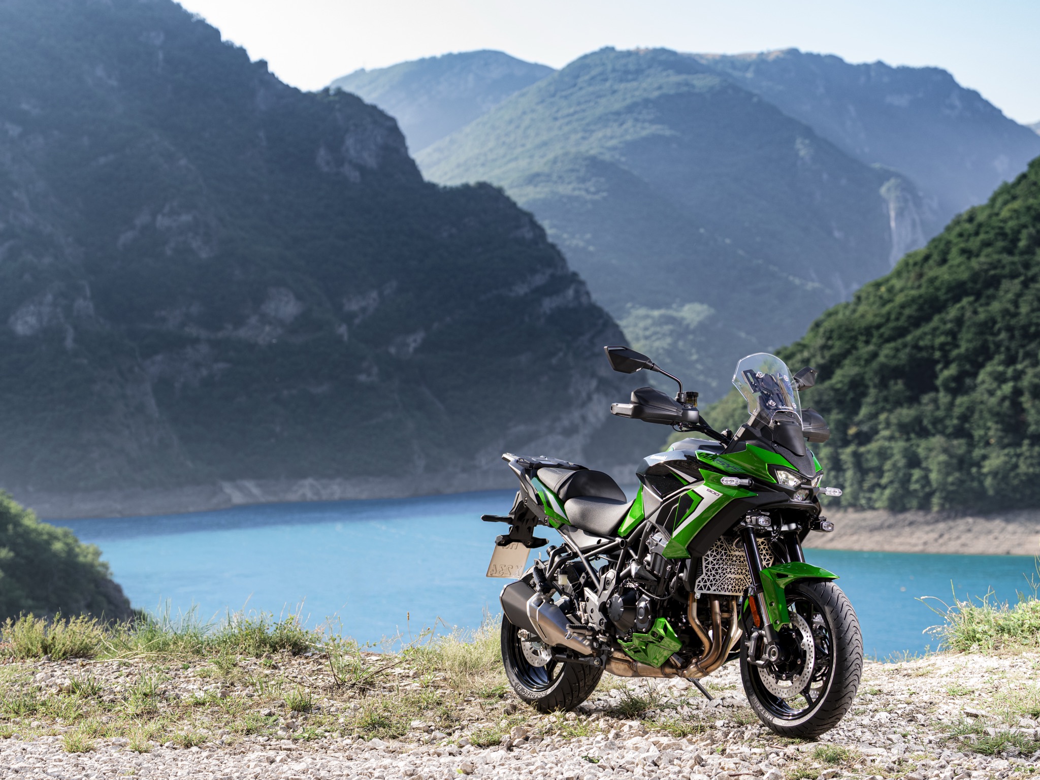 2027-Kawasaki-Versys-900-1